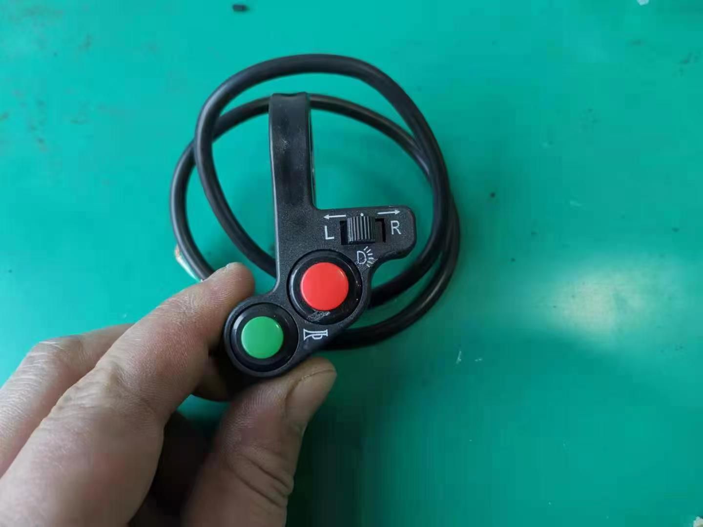 Universal Motorcycle Handlebar Switches ON/OFF Button Connector Horn Turn Signal Lights Head Spot Light Switch - Image 6