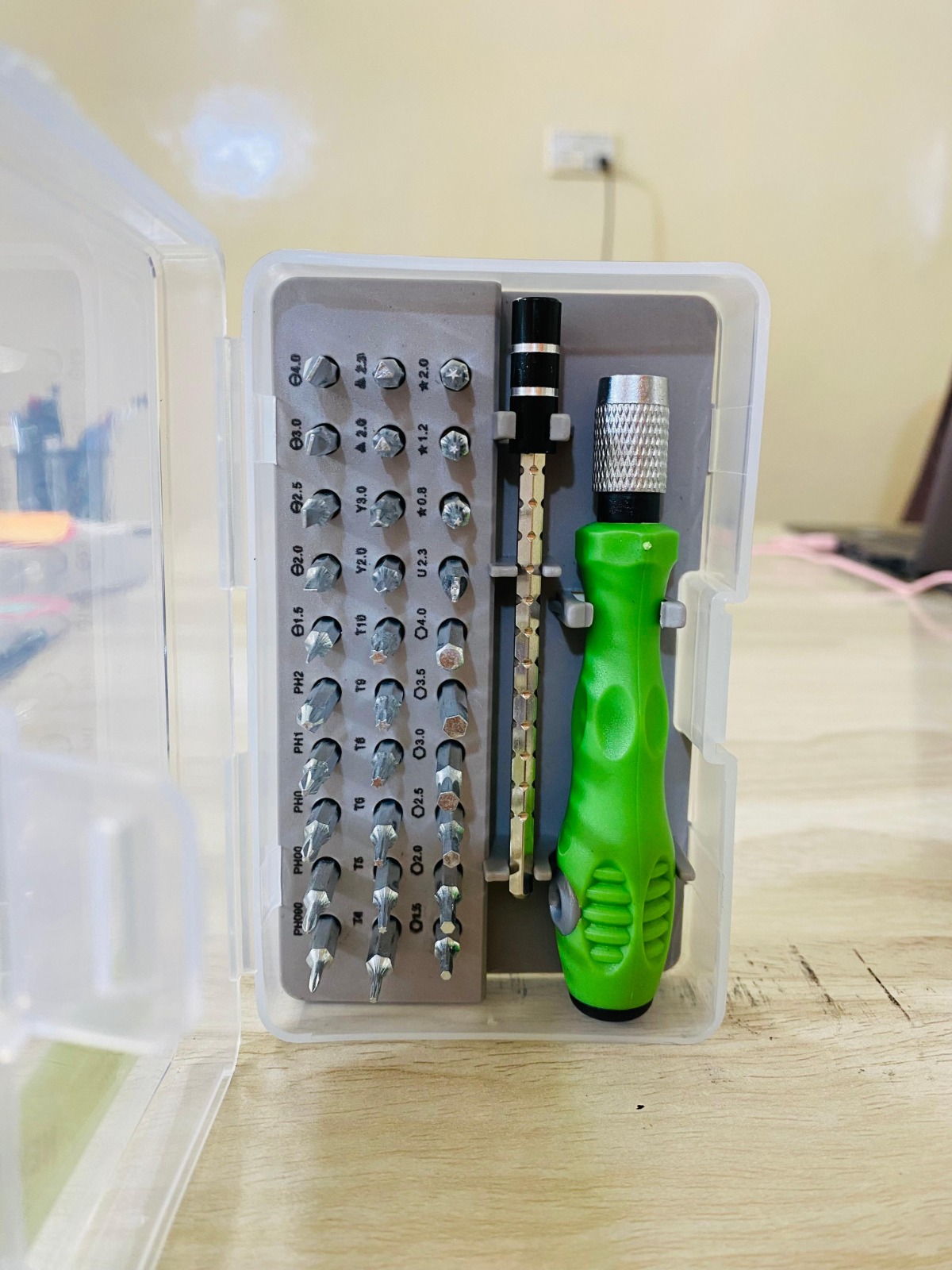 32-in-1 Precision Screwdriver Set โ Multi-Bit Repair Tool Kit for Electronics & Home Use - Image 6