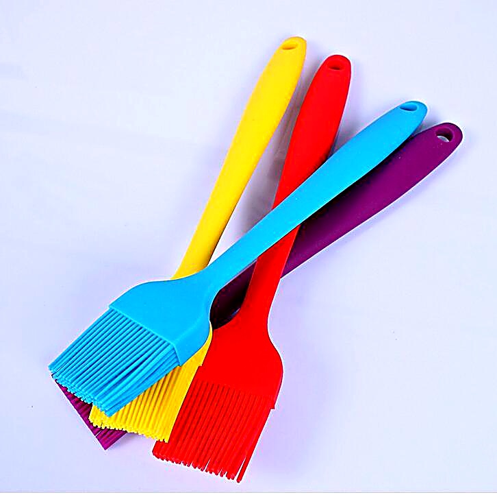 Silicon Oil Brush Cooking Tools Large Size - Kitchen Product Designed For Cooking And Daily Food Preparation Routine (Random Color) - Image 2