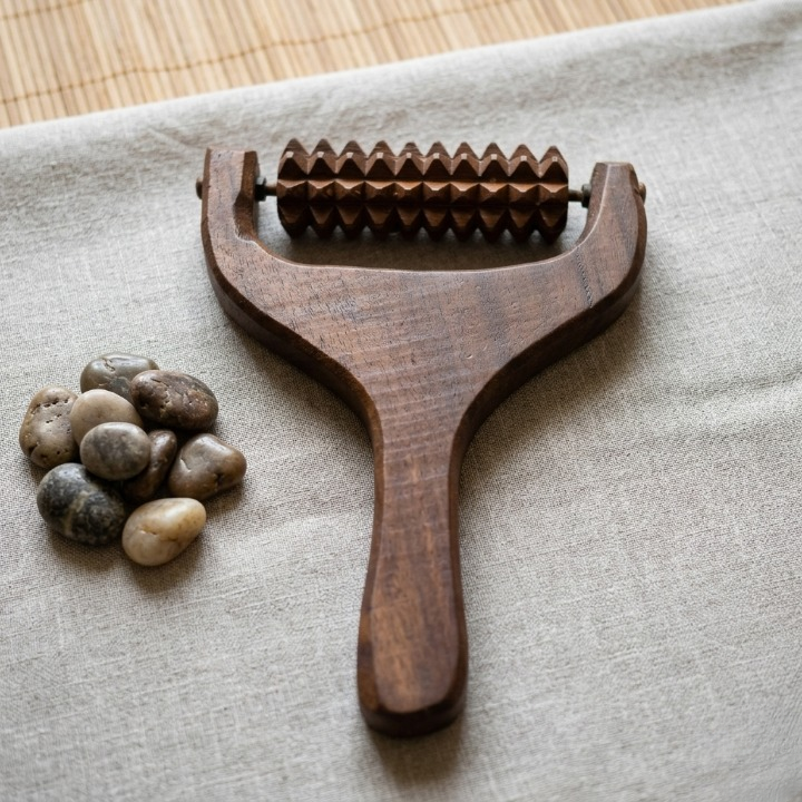 Handcrafted Wooden Scalp, Head, Neck, and Shoulder Massager โ Reflexology & Acupressure Roller - Image 4