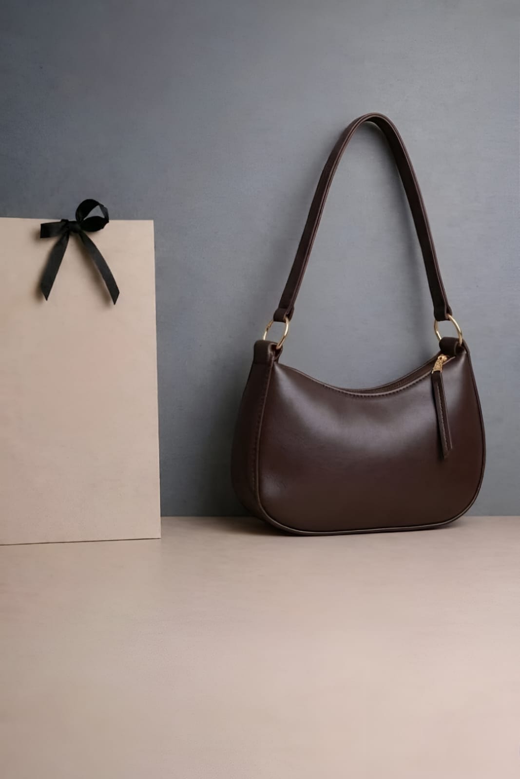 Women's Classic Zip Shoulder Bag | Sleek Everyday Carry - Image 4