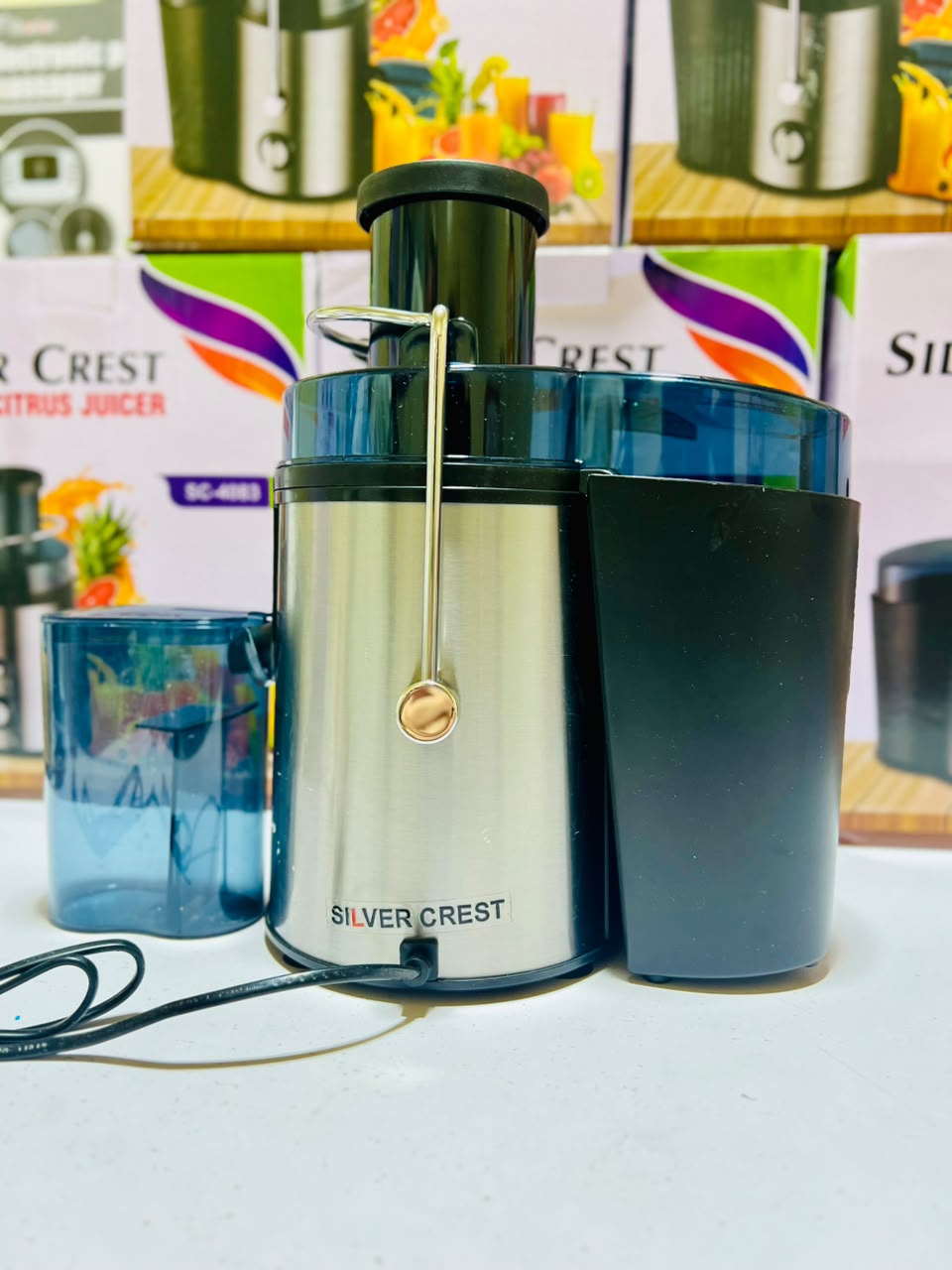 Silver Crest Fruit Juicer With Two Speed Settings I And II For Efficient Juicing Of Various Fruits And Durable Daily Home Use Design - Image 6