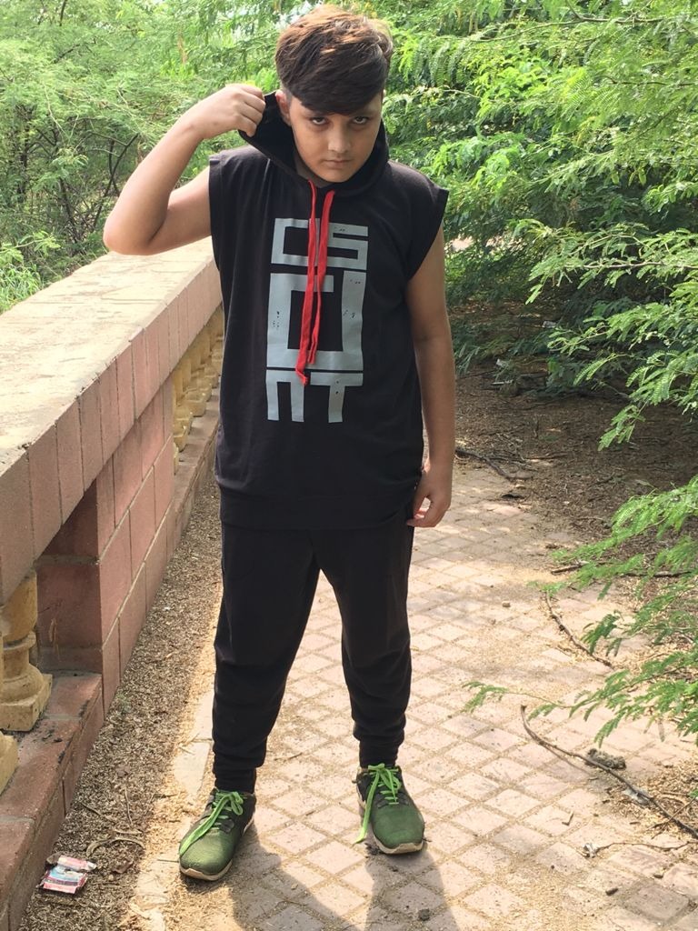 Black Gym Sleeveless Hood Tracksuit - Black Gym Sleeveless Hood Summer Tracksuit - Ready to Wear 2-Piece Set | Men's Sports & Jogging Wear - Image 4