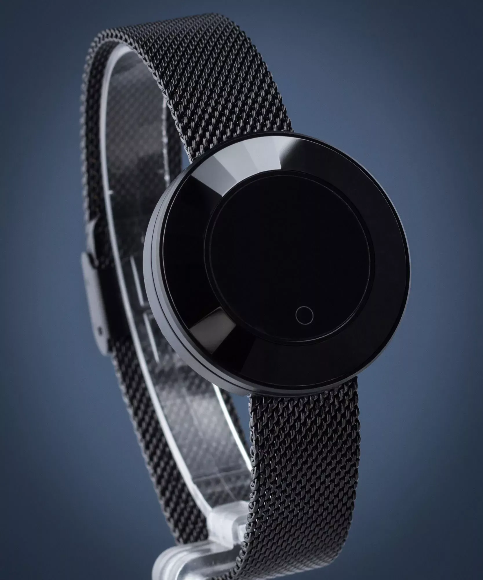 Ladies Smart Watch with Mesh Strap โ Stylish Digital Wristwatch - Image 4