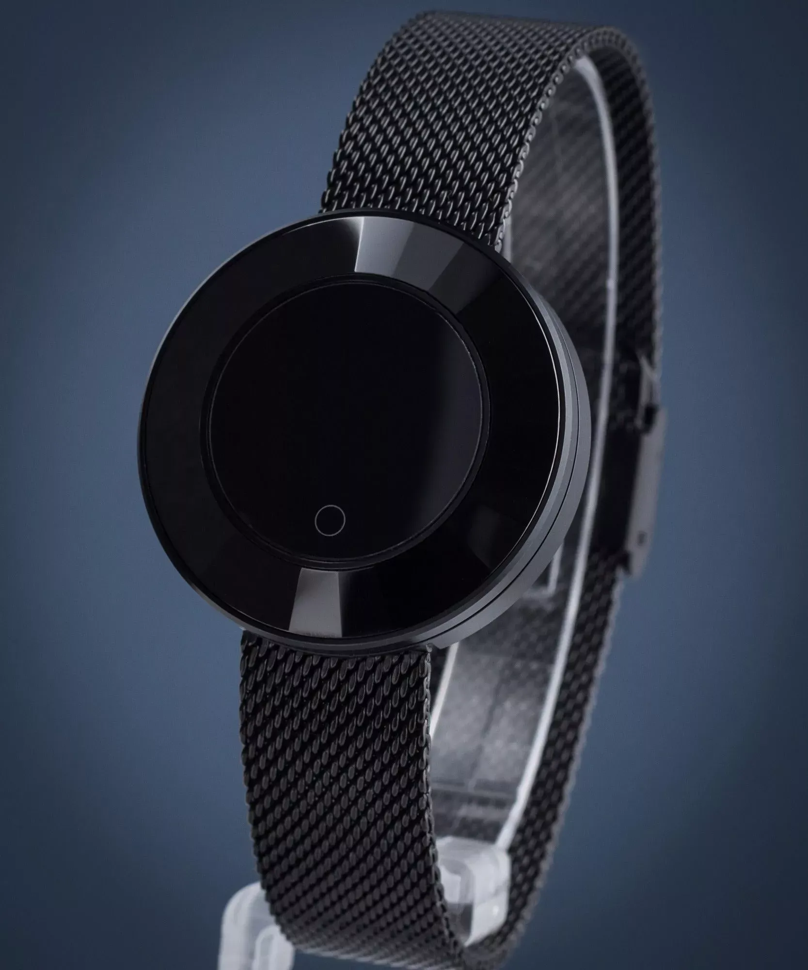 Ladies Smart Watch with Mesh Strap โ Stylish Digital Wristwatch - Image 3