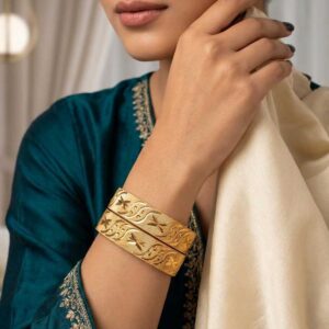 Premium 24K Gold-Plated Bangles | Stunning Star & Wave Pattern Pair