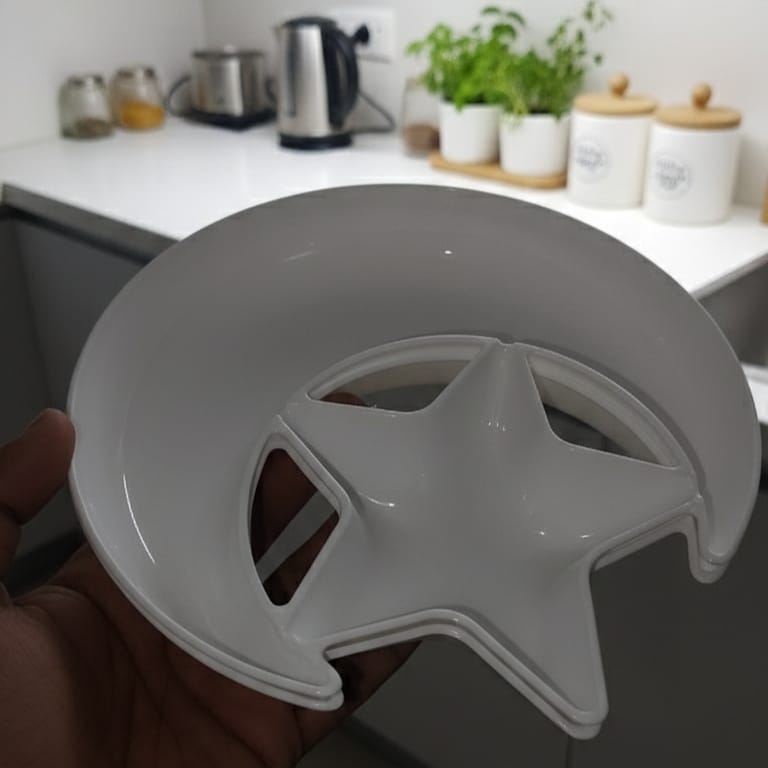 1 PCs Moon Star Serving Plate โ Decorative Dessert & Snack Plate, Stylish Star & Moon Design Dish (Plastic) - Image 4