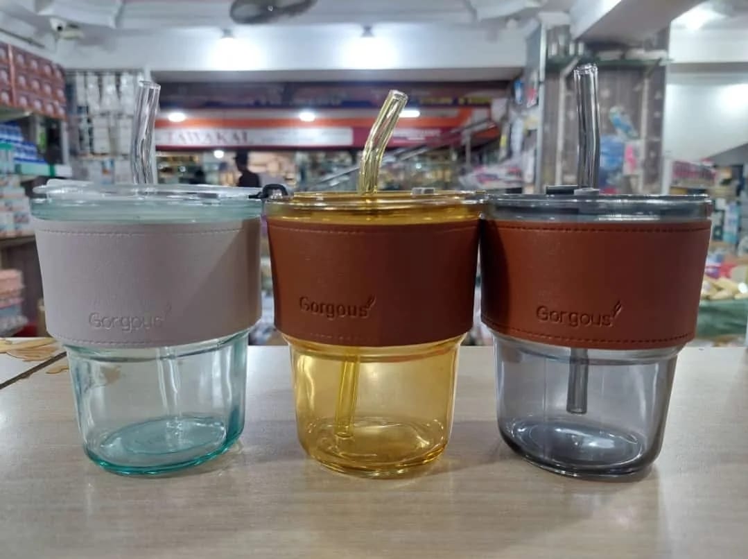 Reusable Coffee Mug with Straw โ Leakproof Lid & Heat-Resistant PU Leather Sleeve for Hot & Cold Drinks (300ml) - Image 6