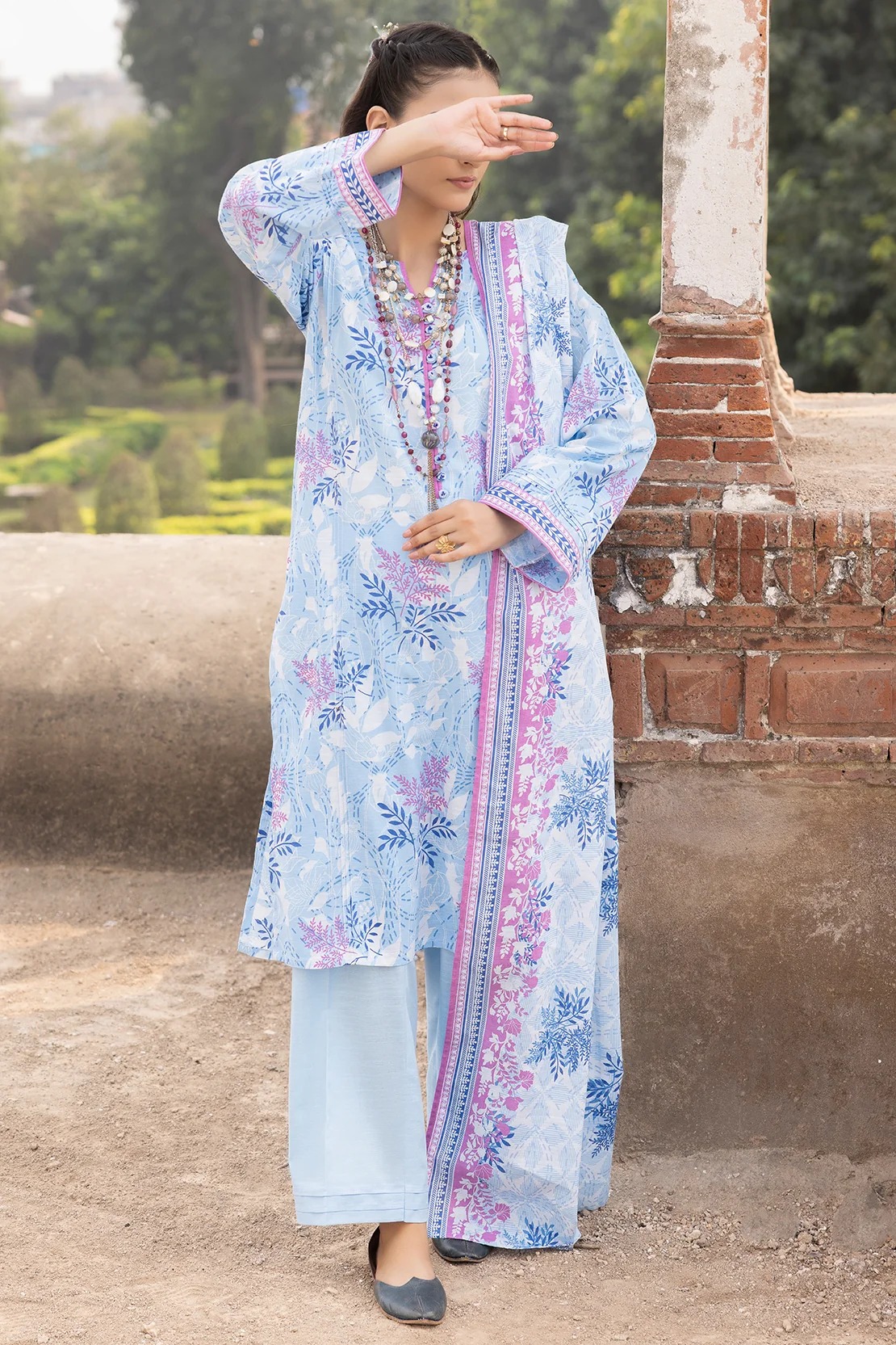 Unstitched Printed Warm Khaddar 3 Piece - Winter Apparel Accessory Designed For Cold Weather Styling And Daily Wardrobe Routine - Image 3